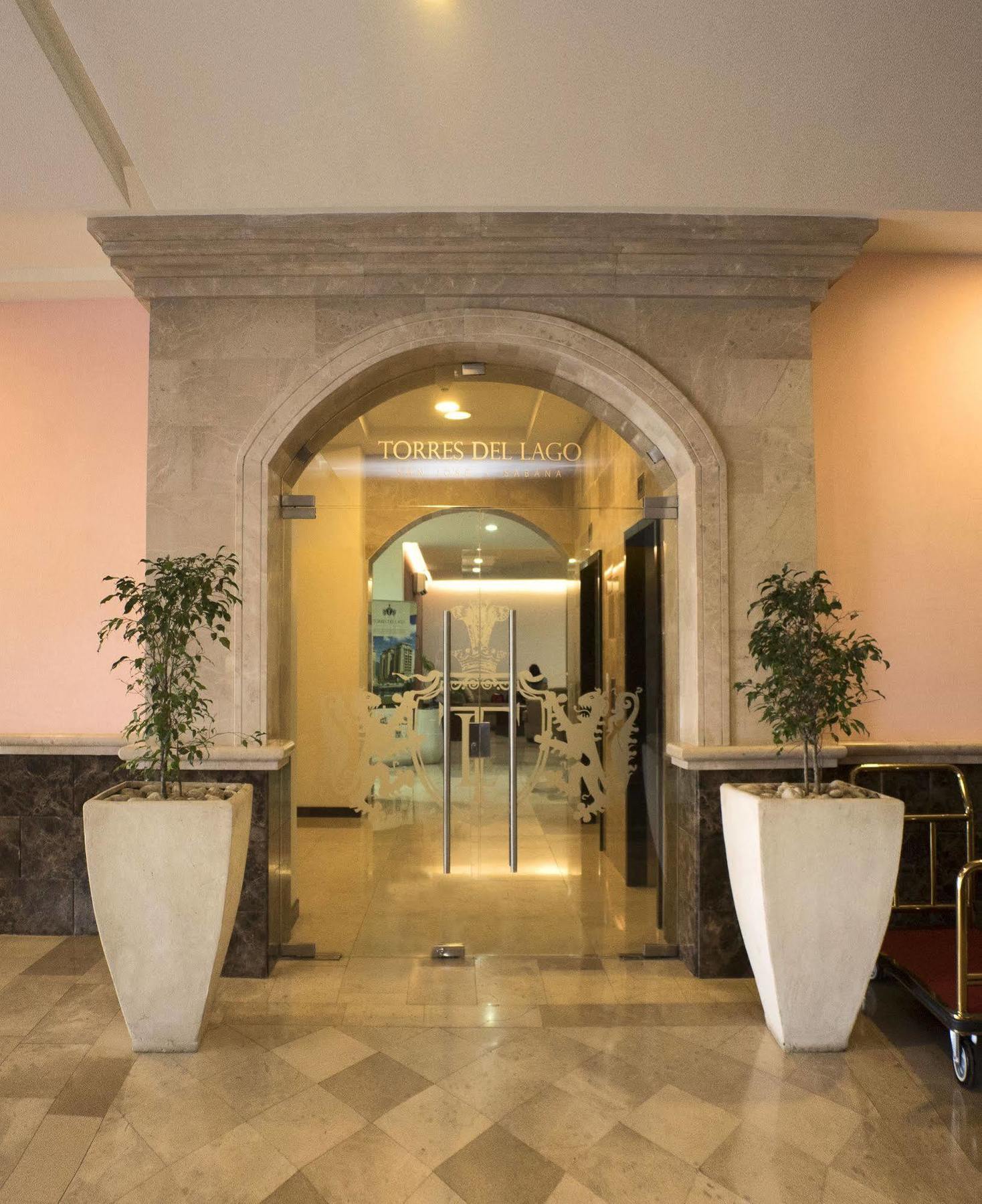 Torres Del Lago Suites And Apartments San José Kültér fotó
