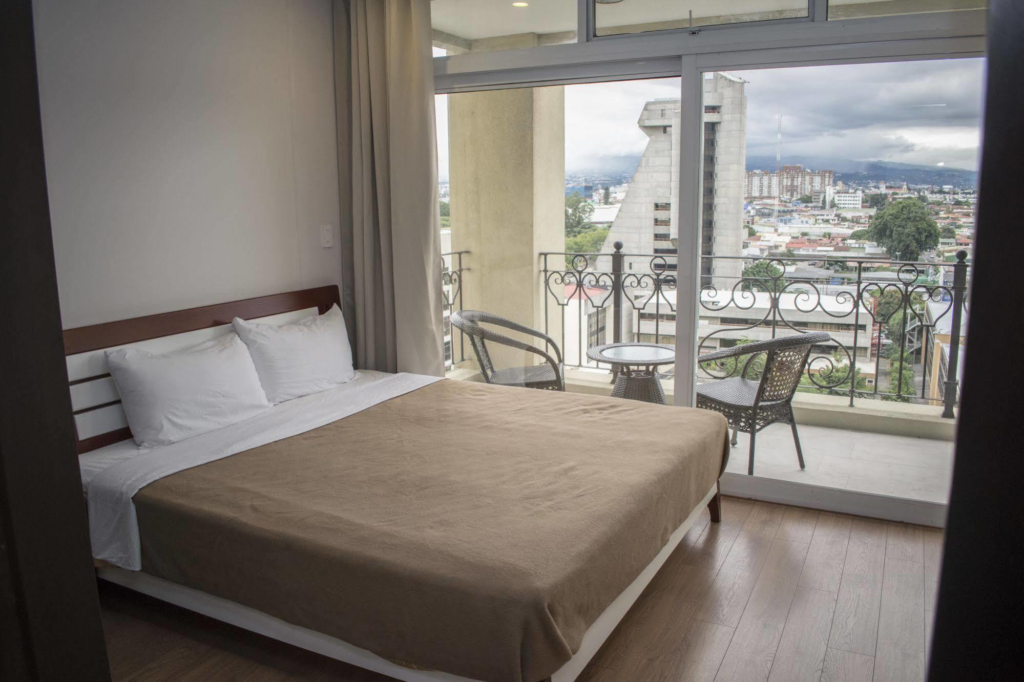 Torres Del Lago Suites And Apartments San José Kültér fotó